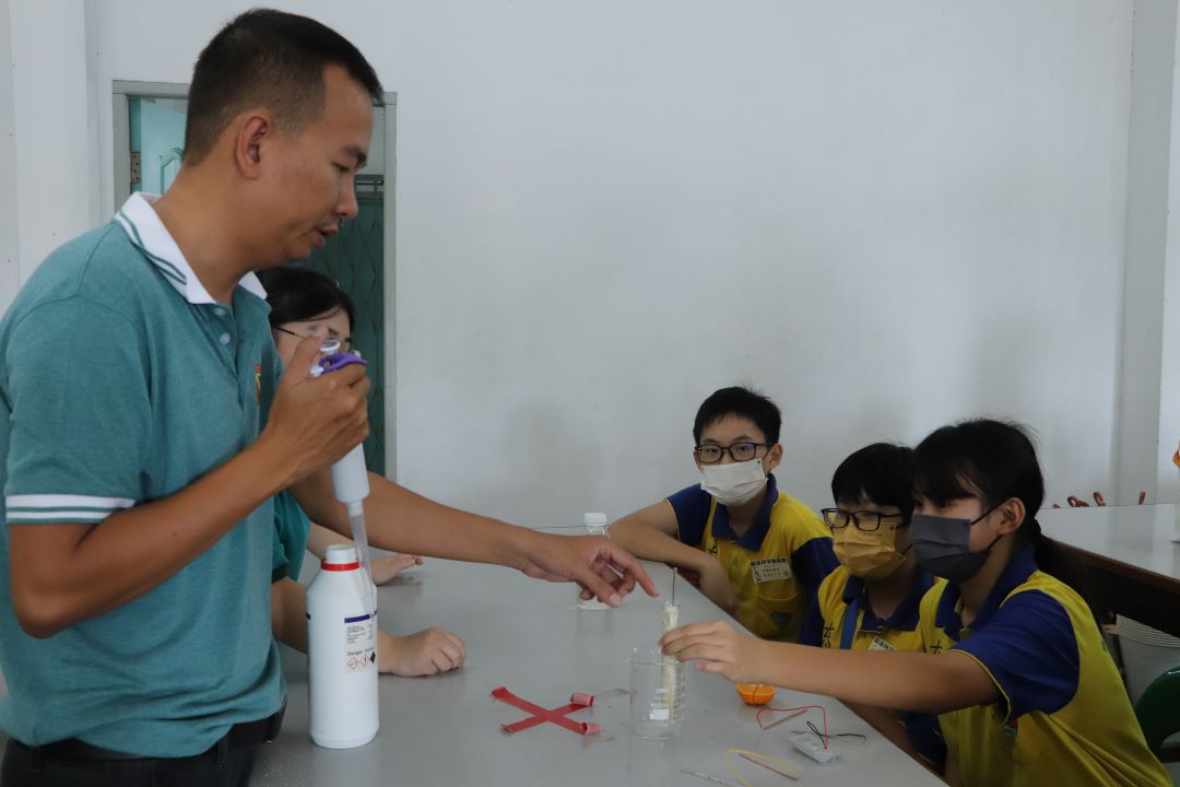 090_Wong_Nai_Siong
